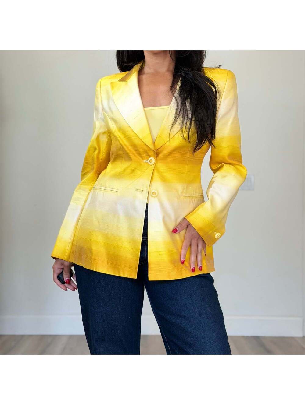 Escada - Picture 2 of 9